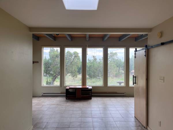 $2,250 / 1br - 1 dormitorio 1 baño Casita con yurta (Arroyo Hondo, Santa Fe)63659850127491123
