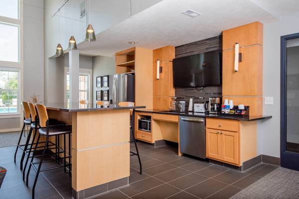 $1,441 / 2br - 1135ft2 - Dog and Cat-Friendly 1135 SqFt 2 Bed / 2 Bath! Pets Welcome Here! (Omaha - Northwest Omaha)63681606085251122