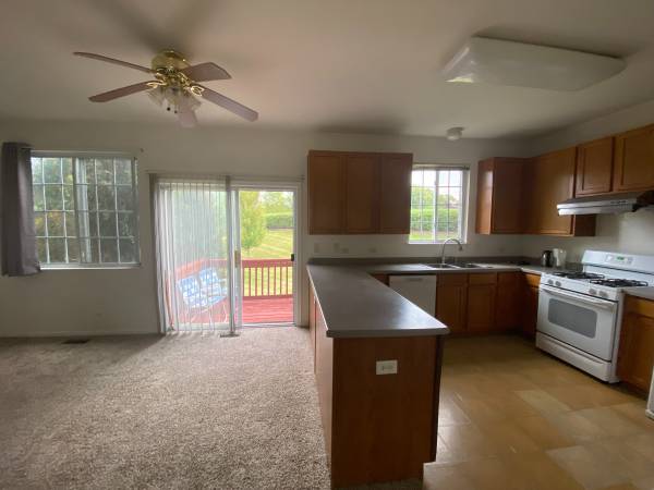 $279,000 / 3br - 1674ft2 - 1793 Indian Hill Ln (Aurora)63960013262083124