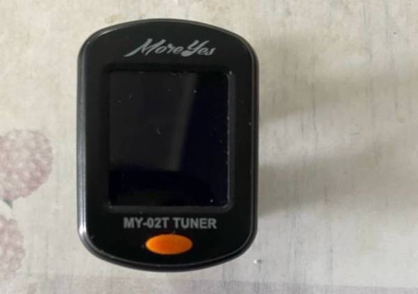 Clip on tuner 1
