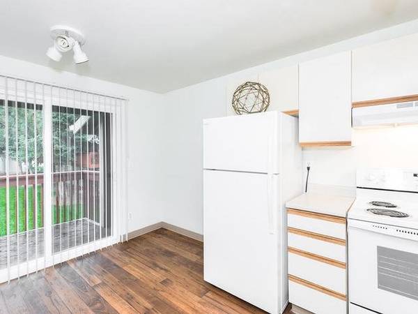 $1,404 / 1br - 640ft2 - LAS HOJAS NO SON LO ÚNICO QUE CAE (Bagley Downs)63841707228417123