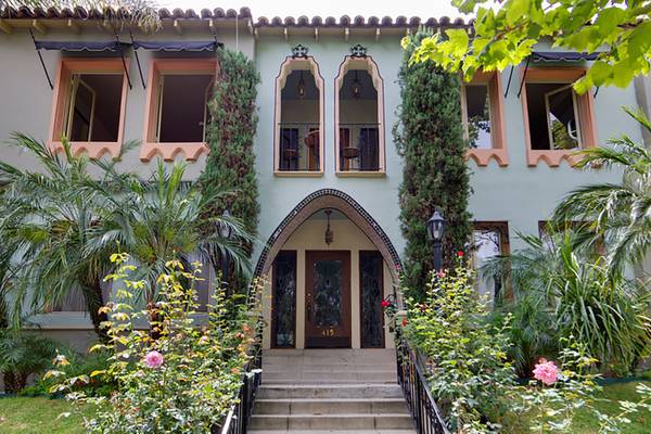 $2,995 / 1br - 1200ft2 - 1930S SPANISH ART DECO 1BR/1BA w/PRIVATE PATIO, SYCAMORE AVE, HANCOCK (Hancock Park/Larchmont Village)63953221551106120