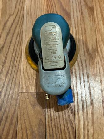 Dynabrade 5" Random Orbital Sander (3/16") 1