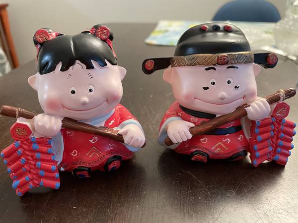 Decorative figures 1