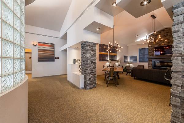 $2,300 / 2br - 1041ft2 - Lavadora y Secadora en la Unidad, ¡Ubicado en Kent!, 2 BD (22804 90th Way South, Kent, WA)63814761470723120