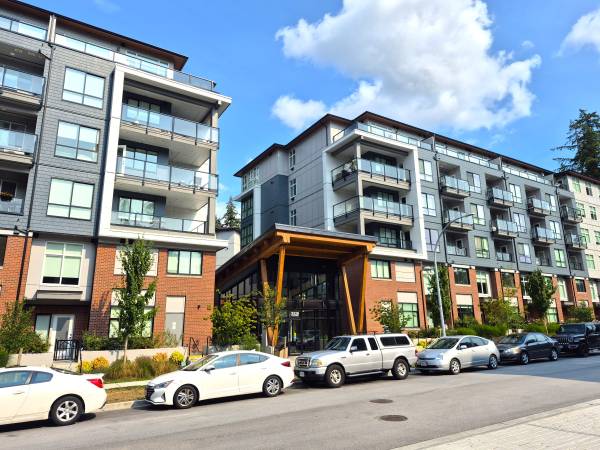 A 1,000 ft² two-bedroom in Surrey, asking $3,100 a month. It leaves 5 obvious questions unanswered, starting with: when is it available?