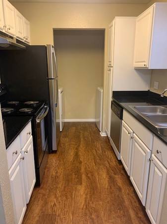 $1,699 / 2br - 1000ft2 - 2BD 2BA, Swimming Pool, Screened-In Patio/Balcony63976138182402124