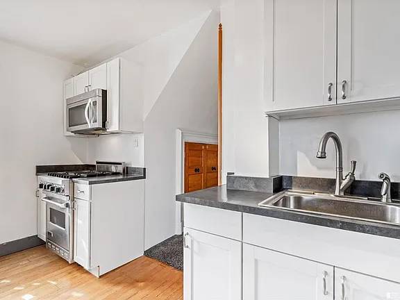 $2,780 / 2br - 800ft2 - Sunny Mission–Castro 2-Bed with Classic Charm63657981748865122