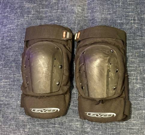 EVS KNEE PADS Skateoard half pipe / freestyle moto x 1