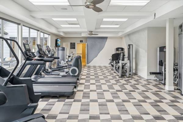 $3,596 / 3br - 1115ft2 - Ventilador de techo, pagos de alquiler en línea, almacenamiento adicional (3500 Windrift Way, Oceanside, CA)63657123805697120