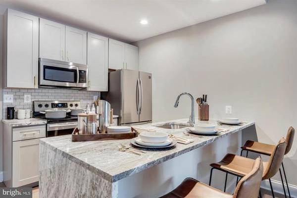 $1,995 / 1hab - 640 pies² - RIVER WALK SOUTH — ¡Vida de lujo en el corazón de Filadelfia! (LOGAN SQUARE)64024497007490121