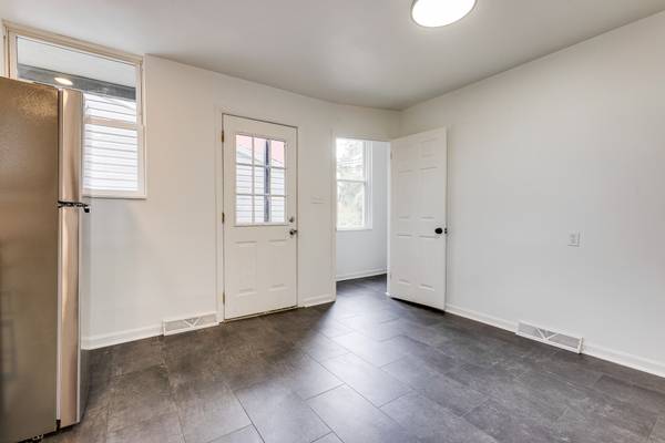 $1,650 / 3br - 925 Manton Way--- 3 Bedroom, 2 Bathroom---- Available Now!!64013206046339123