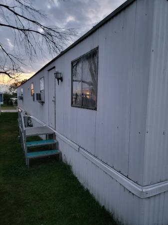 $2,400 / 2br - 980ft2 - 1978 Artech Mobile Home - 980 sq ft – Fixer Upper (Cedar Rapids)63815083315457124
