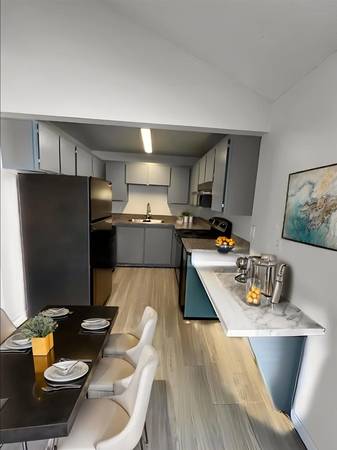 $1,850 / 2br - 1048ft2 - A fresh take on living: Explore our 2 BR, 1048 Sq Ft spaces. (Kent)63808106803331121