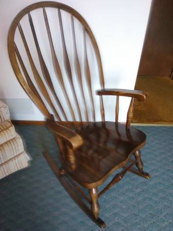 Free rocking chair. 1