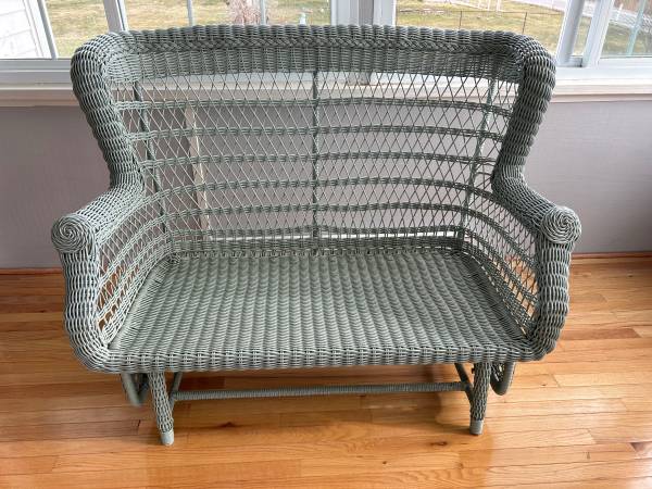 Chairs/Glider.Wicker 1