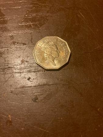 Belize One Dollar coin featuring Queen Elizabeth II 1