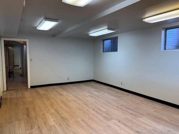 $875 OFFICE SPACE, Renovated, in Walking Distance to UK, Utilities Included (University of KY Area)63763473849859124