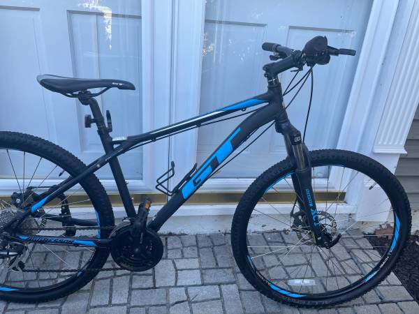 Men’s GT Aggressor Mountain Bike Medium 1