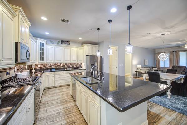 $475,000 / 2br - 2040ft2 - Home Sweet Home! (Goodyear)63966951602819123