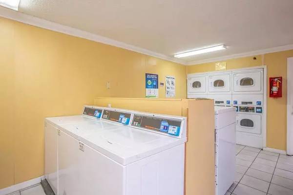 $770 / 1br - 650ft2 - Zoom on over for a look at our great 1 bed, 1 bath! 650 Sq Ft! (Leesburg)63899260267010123