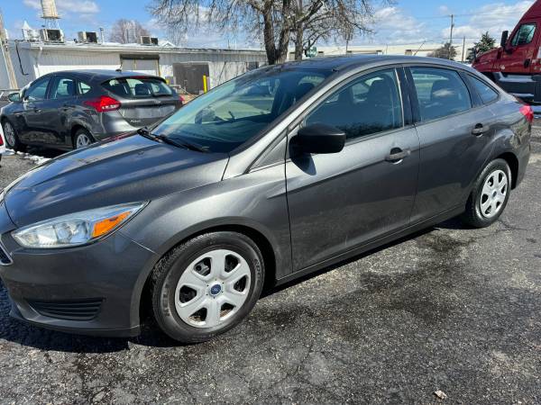 2015 FORD FOCUS S 93K MILES EXCELLENT CONDITION SEDAN - $5,500 (ROMEOVILLE / BOLINGBROOK IL)63618891424385121