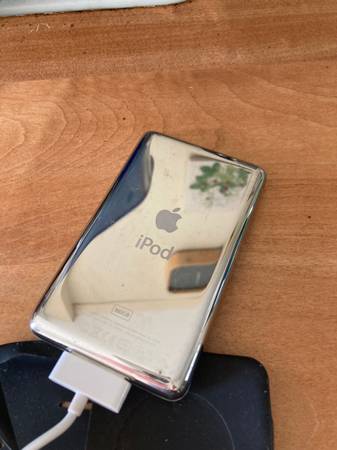 IPOD clásico - $130 (Pepperell)63470984746115122