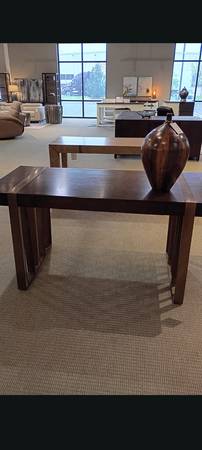 Gallery end table 1
