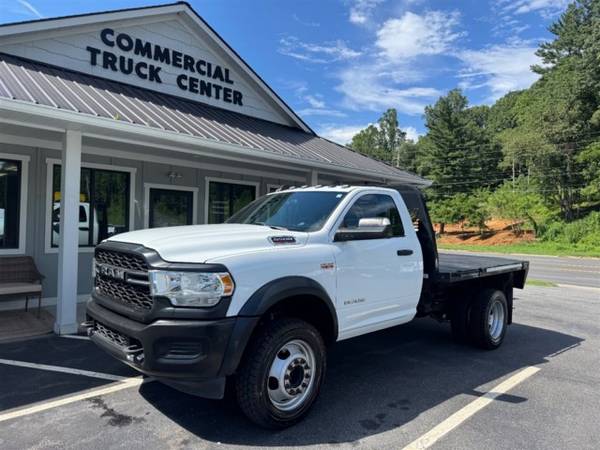 2022 Ram 5500 Chassis Cab 5500 REGULAR CAB 4WD FLATBED 1