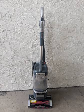 Shark vacuum cleaner 1