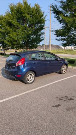 Vendo mi Ford Fiesta 2016 - $4,500 (Norfolk)63621733987841123