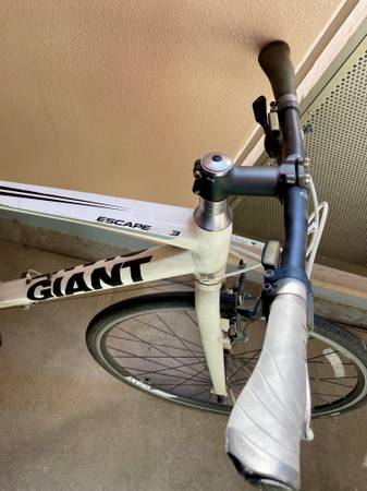 Giant ESCAPE RX 3 ホワイト 430mm GIANT】ESCAPE RX3 ホワイトカラー入荷しました！ | 新宿で