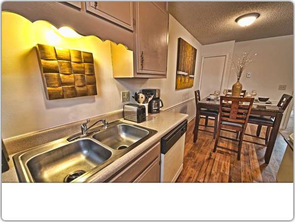 $809 / 1br - 600ft2 - Wonderful 600 sqft, 1 bed, 1 bath floorplan in Huntsville (Huntsville)63801859769473121