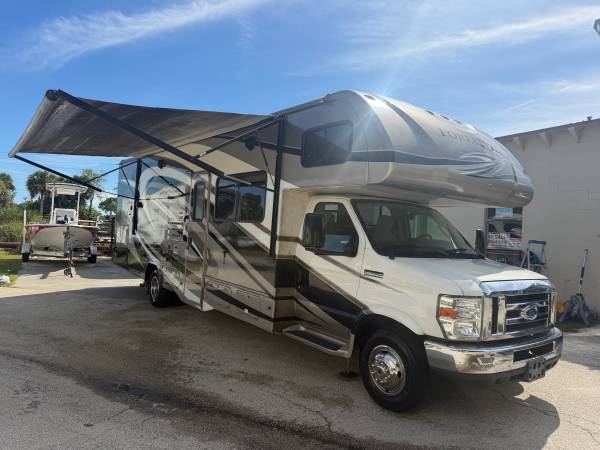 2017 Forrester 31ft class c Full body paint, full body slide 1