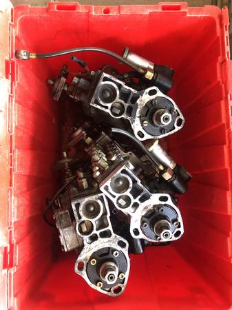 Piezas de Mercedes - w123 y w124, r107 - $1 (Sacramento)63470117055873124