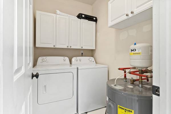 $1,630 / 1br - 866ft2 - Hidden Gem in 1934 Chatelain Way 1bd/1.5ba condo64015948189699123