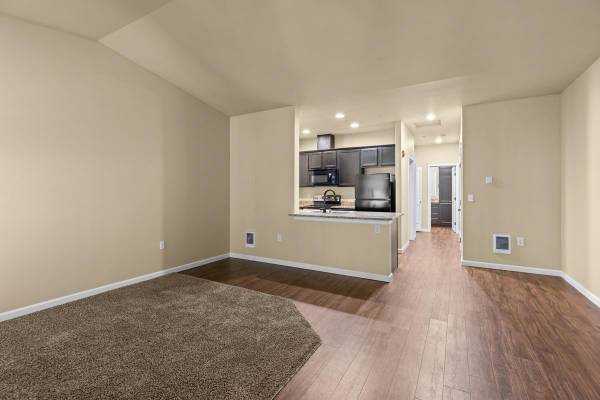 $2,220 / 2br - 1048ft2 - The Lifestyle You Deserve  Desire! Little Tuscany Delivers it!63874306215041122