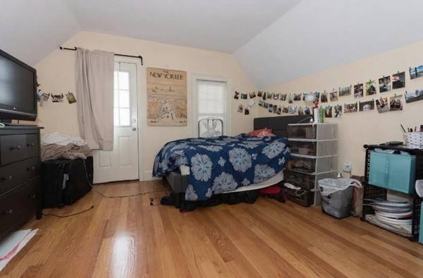 $4,400 / 5br - Updated Brighton 5 Bed For $4,400 AVAIL NOW NO FEE (Brighton)63810040100739123