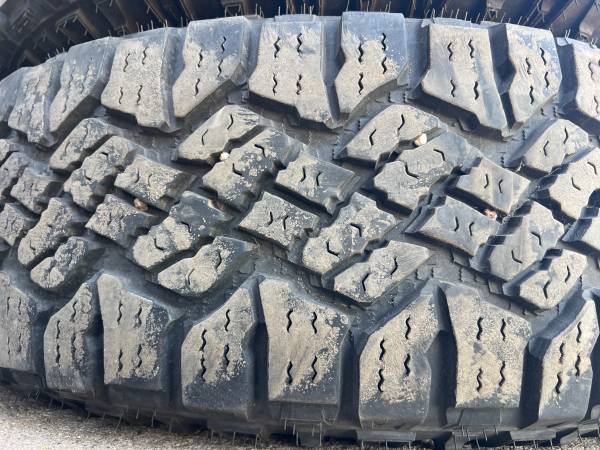 255/70/18 GOODYEAR PAIR OF 2 1