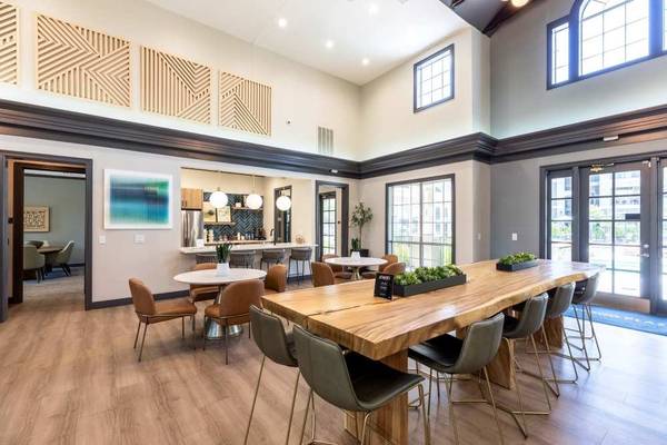 $1,996 / 2br - 1255ft2 - Área de fuego al aire libre y zona de parrilla, piscina, 2 habitaciones 2 baños (7610 E Caley Ave, Centennial, CO)63666650191233122