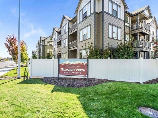 One-bedroom Ground level  Ready Now at Glacier Vista 1