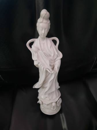 Porcelain Geisha Statue Figurine 1