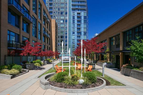 $24,042,404 / 2br - 1200ft2 - Courtyard view, Corner units, Floor-to-ceiling windows (Downtown Portland)63672600735491121