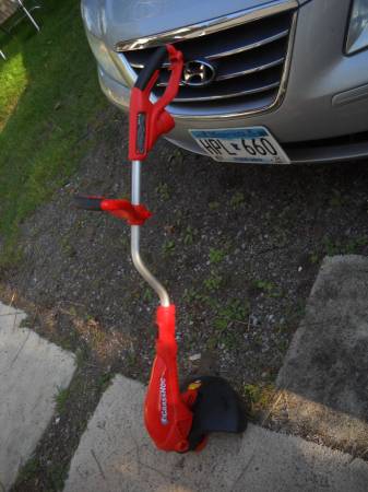 Trimmer, weed wacker electric "GrassHog" Like New 1