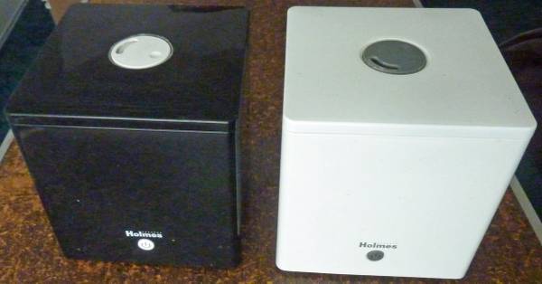 2 HOLMES HM410 COOL MIST HUMIDIFIERS - $10 EACH 1