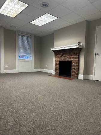 first floor salon/office space for rent near Market Basket in lynn 1