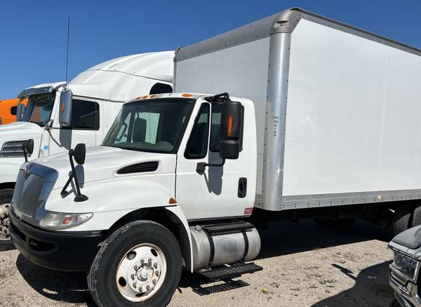 2016 International 4300 4x2 Van Truck - $4,500 (Saint Louis)63621418898691124