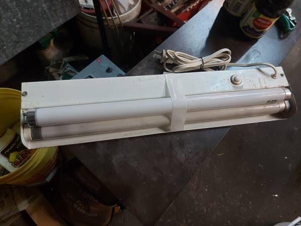 18 inch Under counter light fixture 1