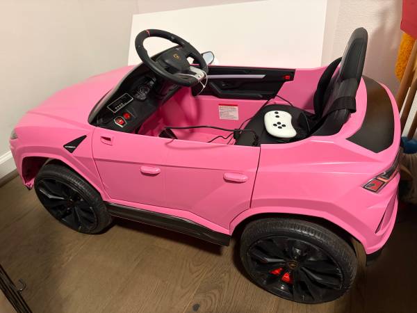 Kids Pink Lamborghini Urus Car 1