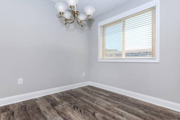 $2,060 / 425ft2 - Walk-in Closets, On-call Maintenance, Breakfast Bar (4820 Kenmore Avenue, Alexandria, VA)63896394119427121